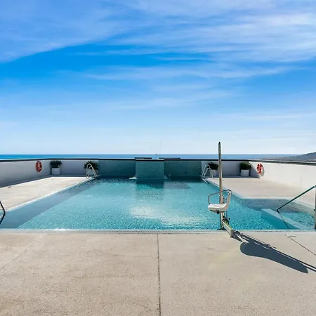 Eye Pool & Parking Free
