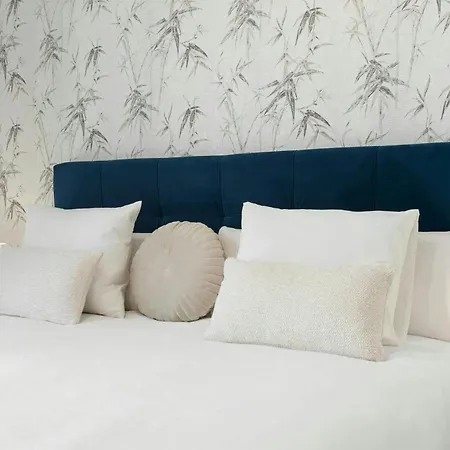 Eye Pool & Parking Free Apartment *