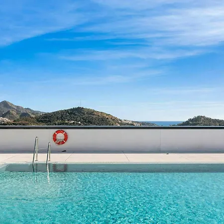 Eye Pool & Parking Free
