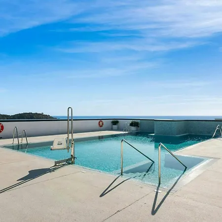 Eye Pool & Parking Free Apartment *