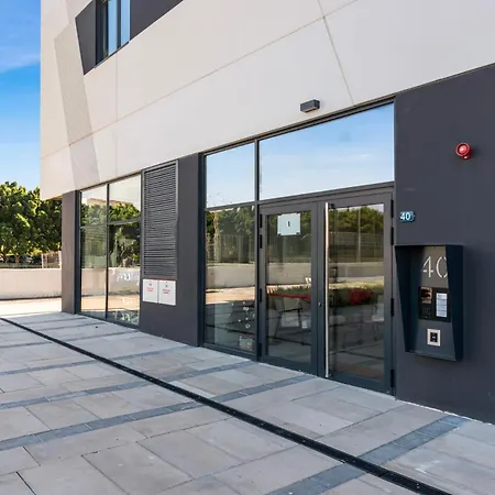 Eye Pool & Parking Free Apartment *